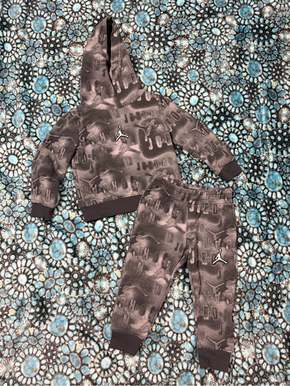 Jordan 2 pc set